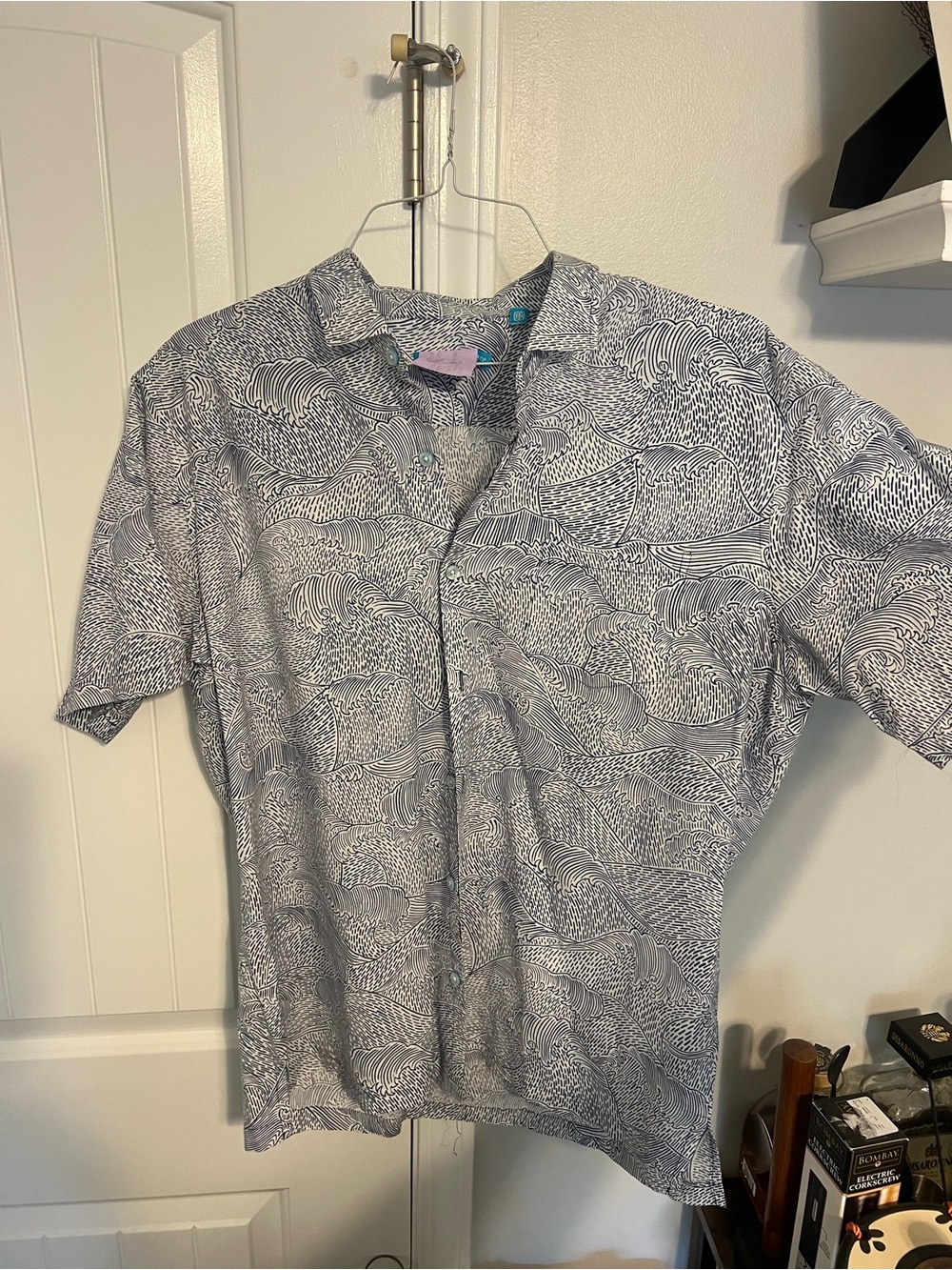 Tori Richard White & Navy Wave-Print Short-Sleeve Shirt